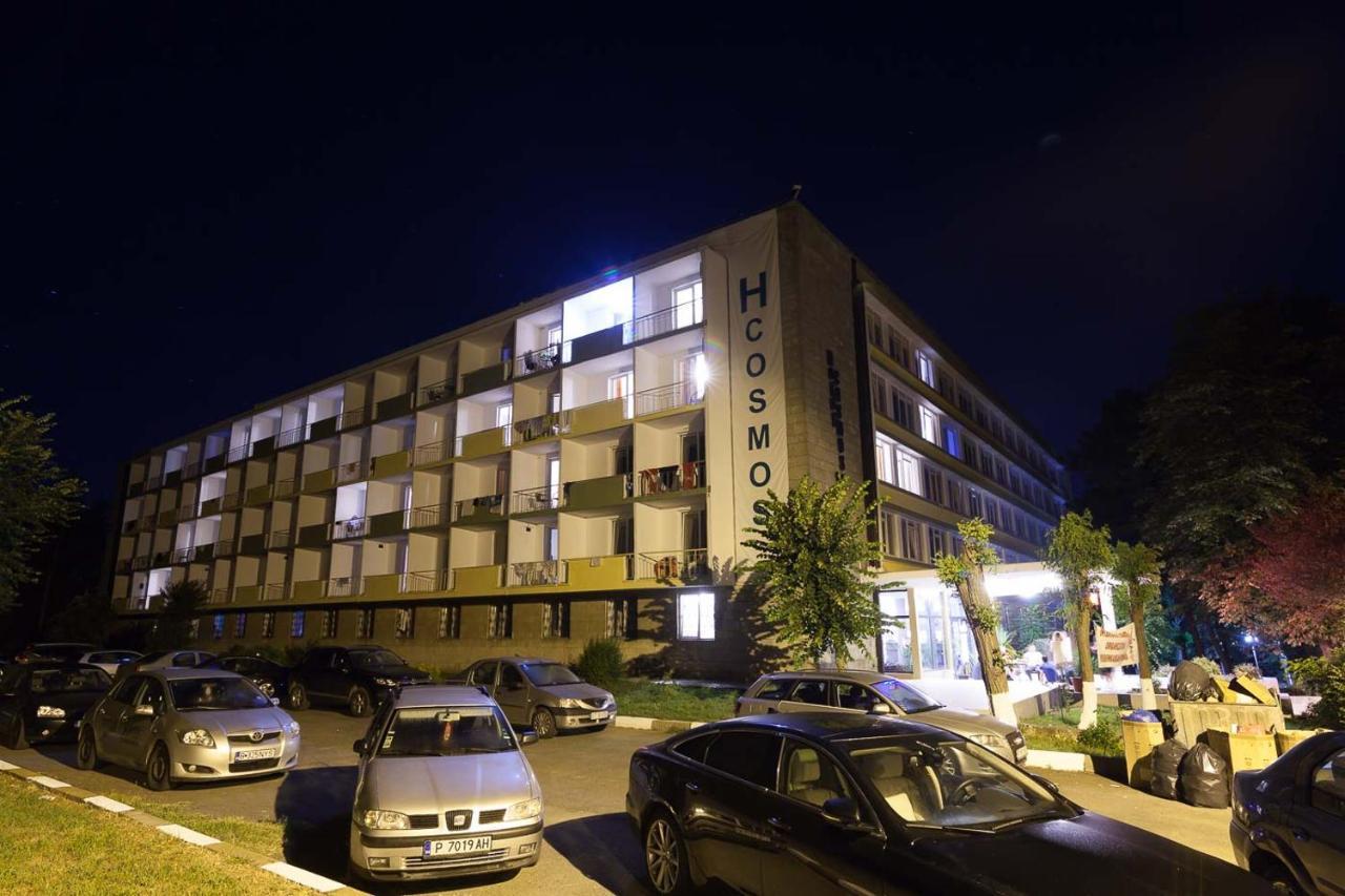 Hotel Cosmos 南埃福列 外观 照片