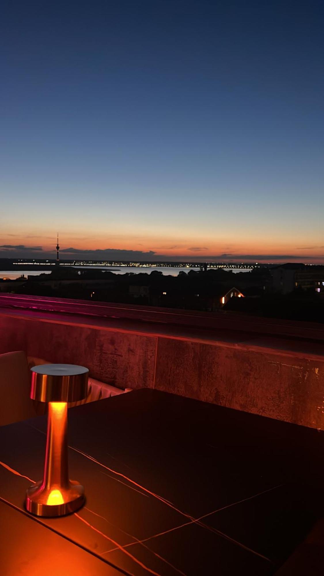 Hotel Cosmos 南埃福列 外观 照片