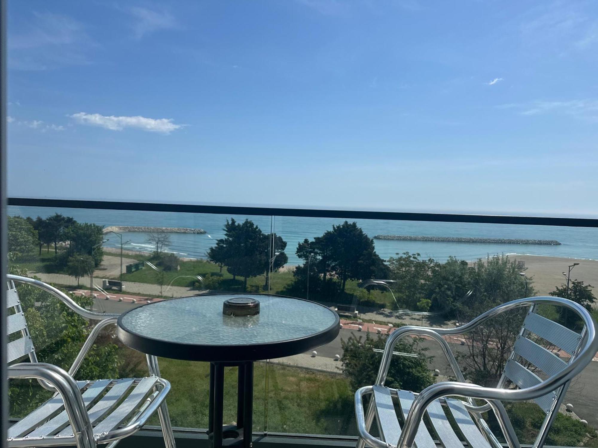 Hotel Cosmos 南埃福列 外观 照片